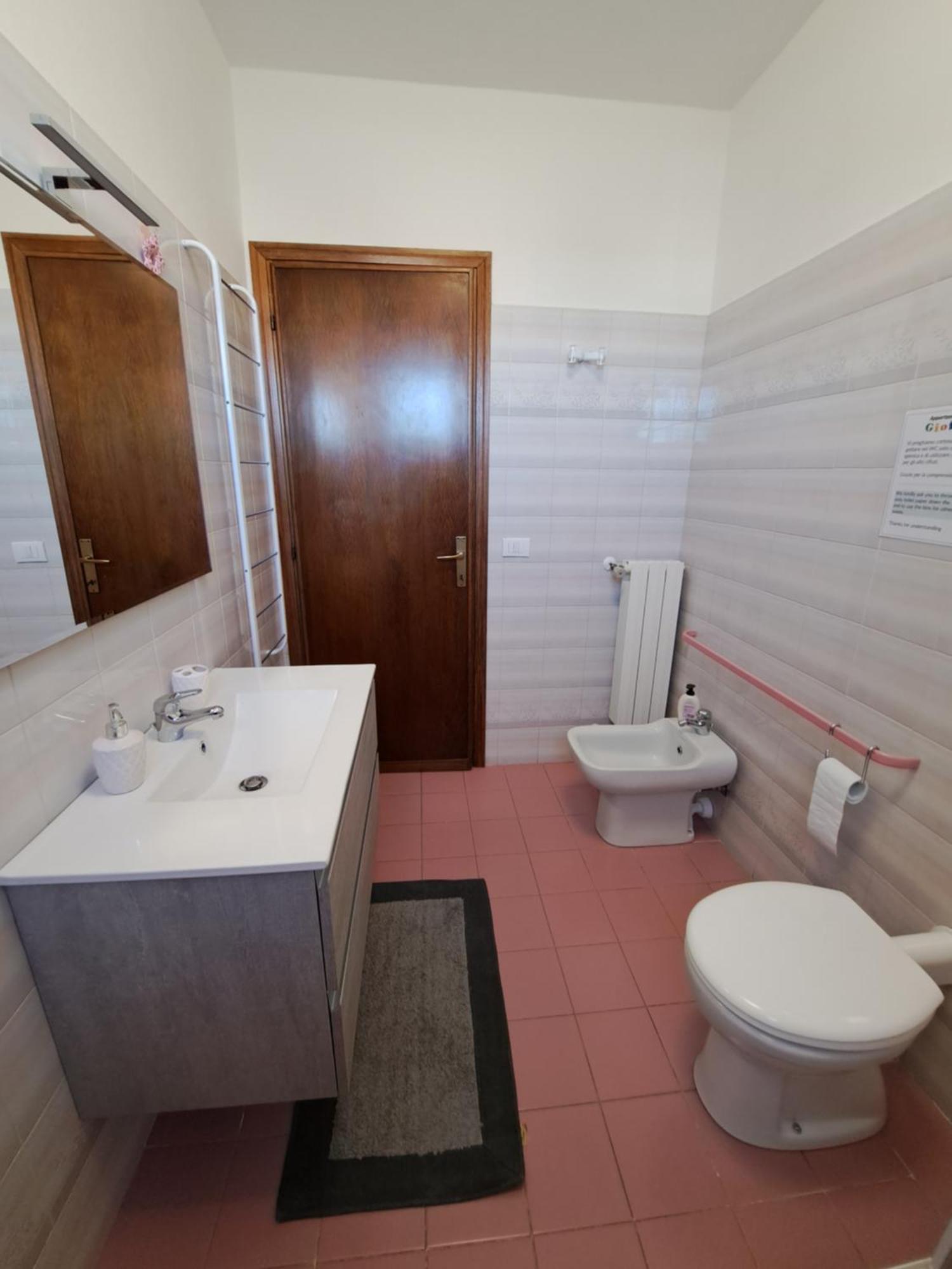 Appartamento Giotto - Free Parking Ліворно Екстер'єр фото