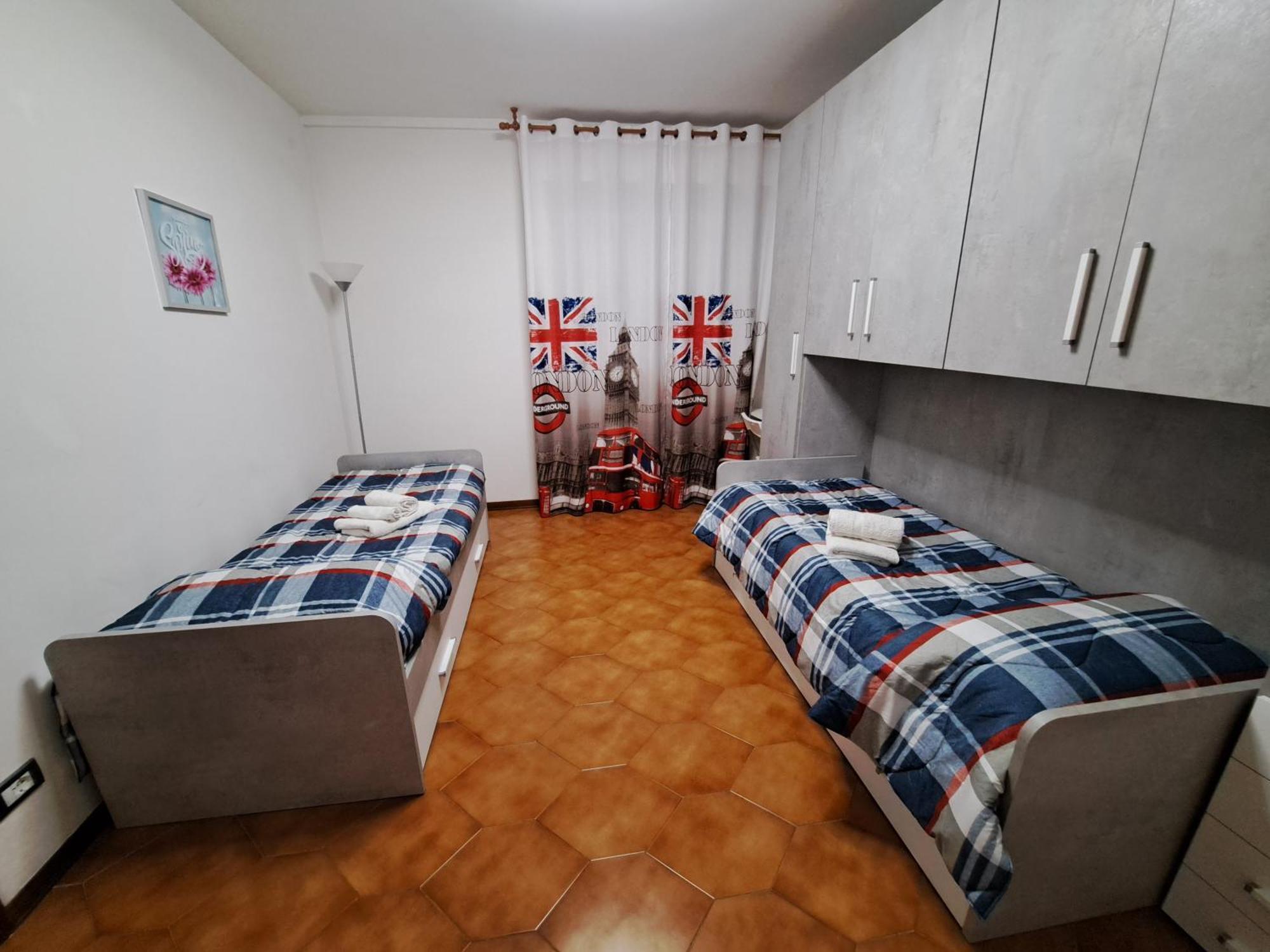 Appartamento Giotto - Free Parking Ліворно Екстер'єр фото